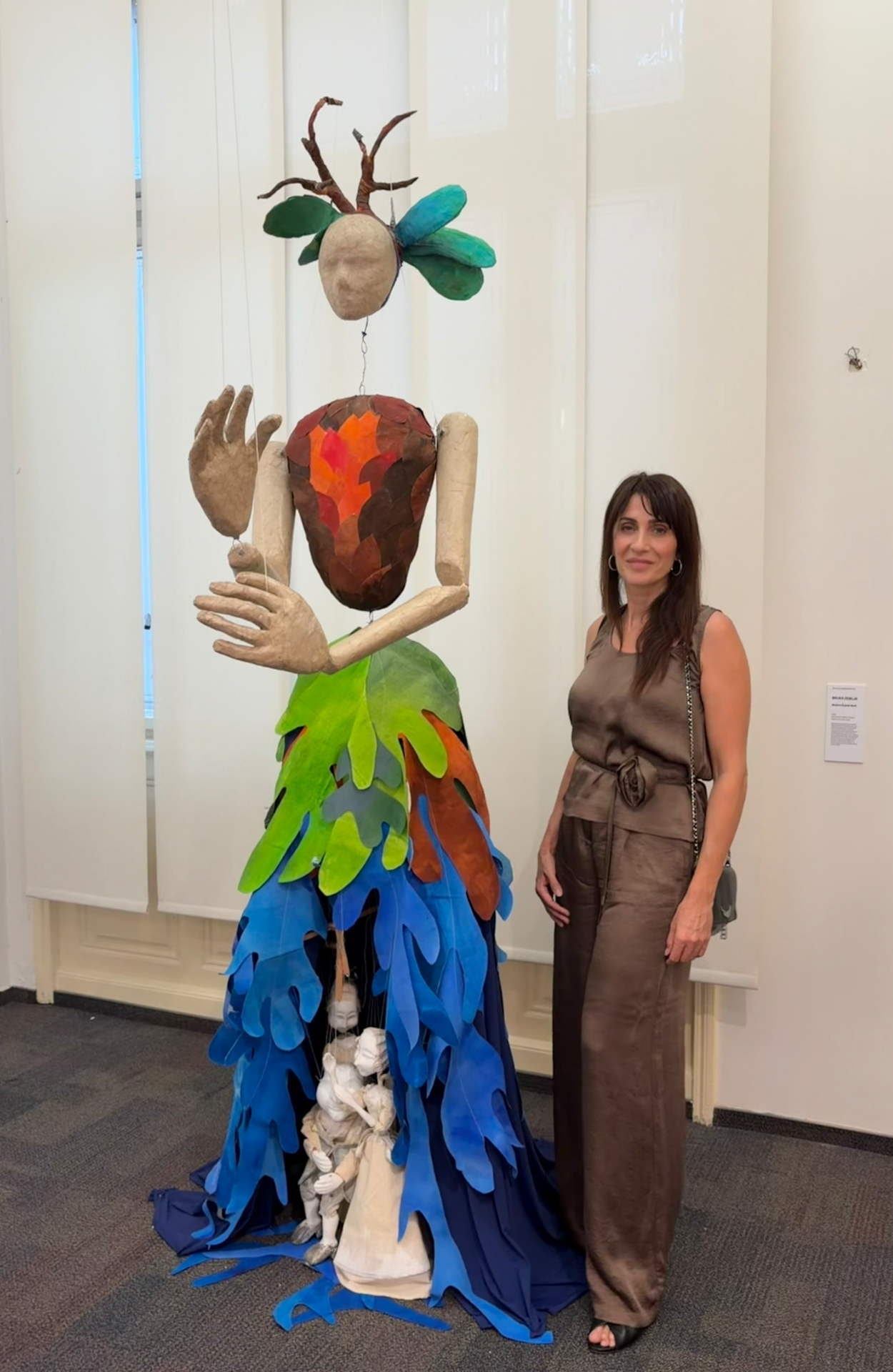 Marijana Županić Benić, Majka Zemlja, 2026. dimenzije 230 x 90 x 90 cm, kombinirana tehnika, marioneta-scenografija